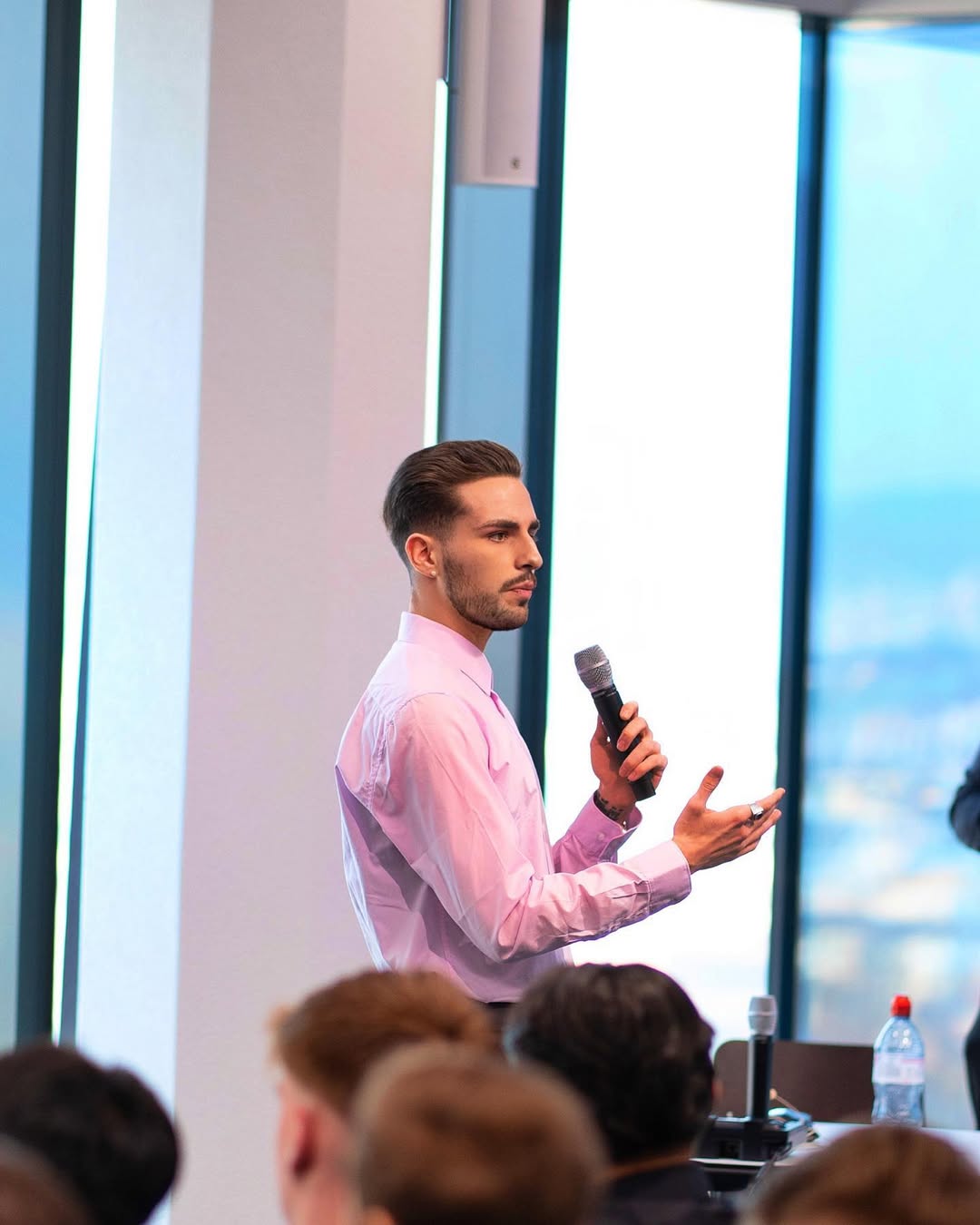 Hans Bruni – On Stage